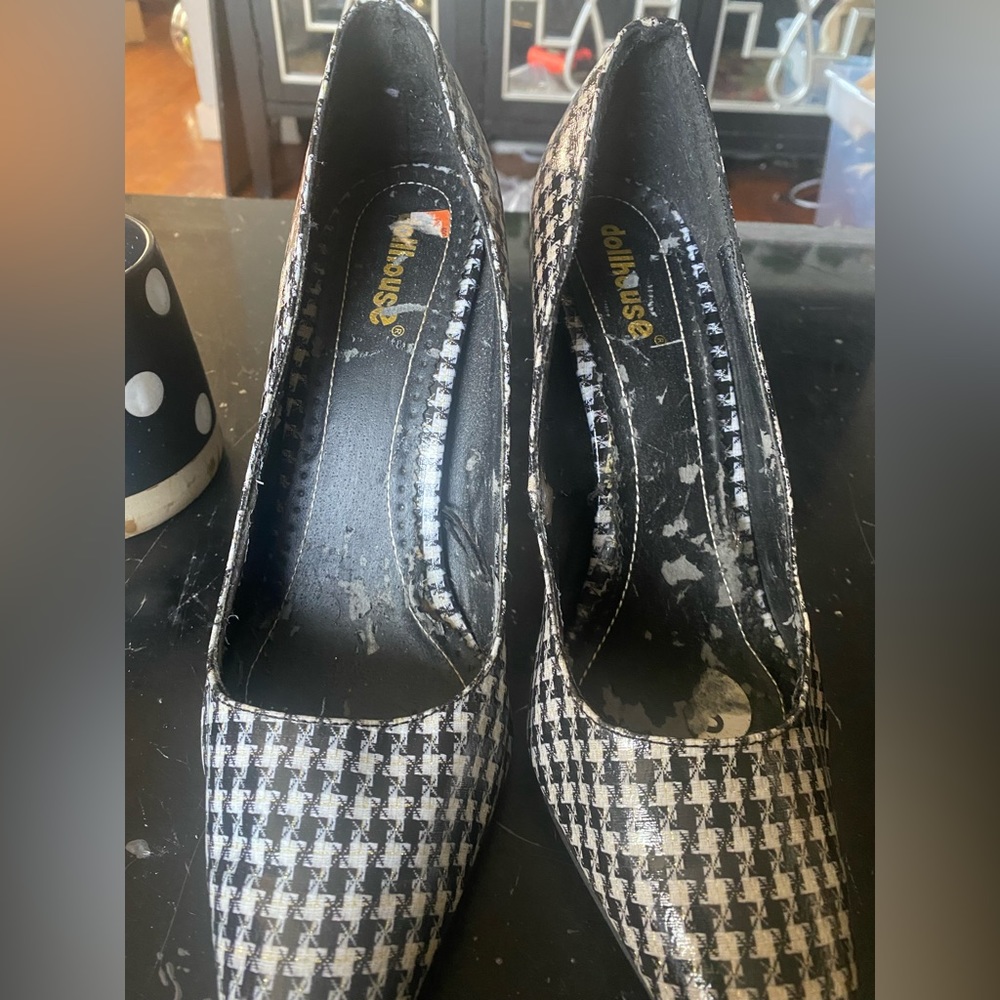 Dollhouse Heel-PEELING ON THE INSIDE PRICED REFLECTS THIS-AS IS SALE - Picture 8 of 9